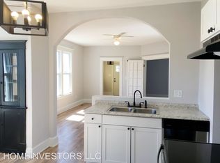 463 N Wood River Ave, Wood River, IL 62095