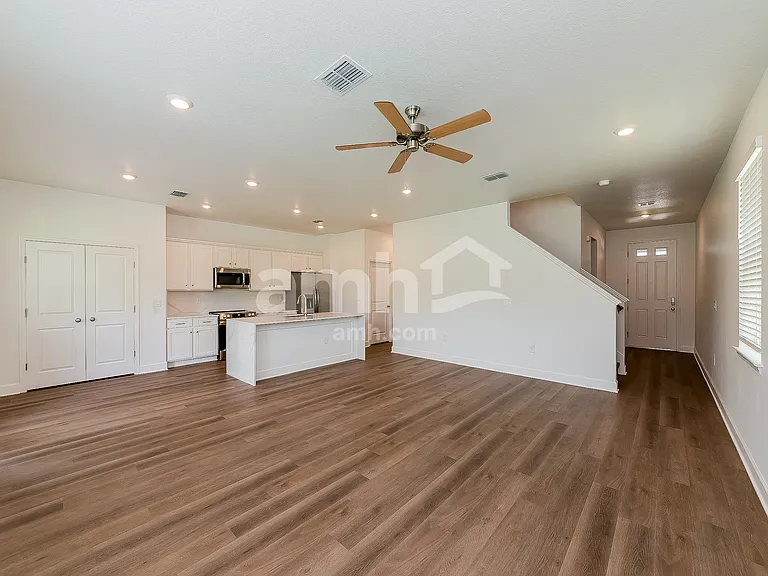 3320 Muscatine Ave — Photo 7