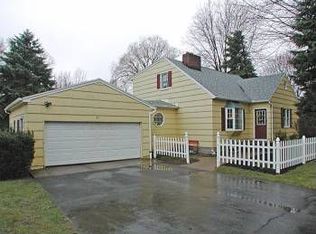 21 Brasser Dr, Rochester, NY 14624