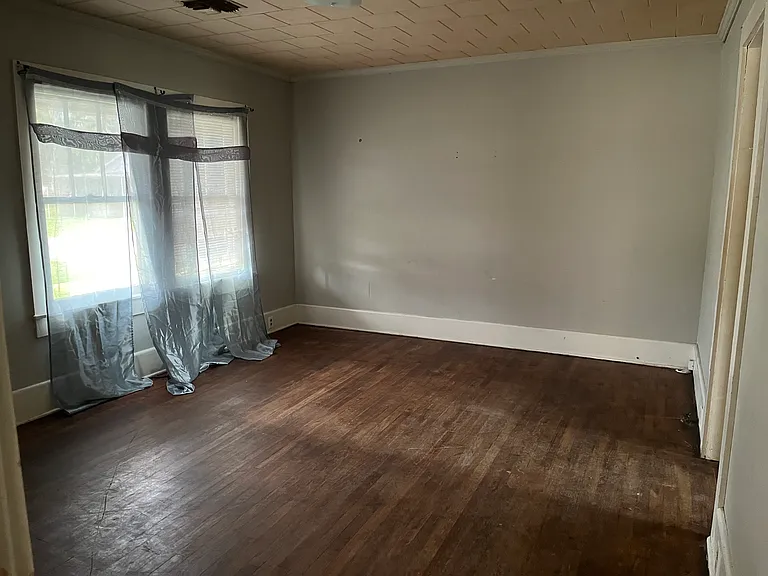 1021 James St — Photo 10
