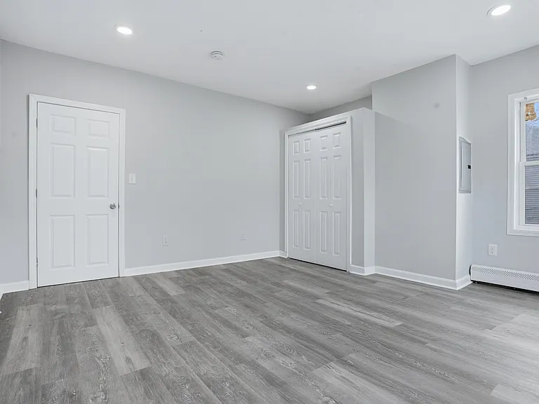 660 Public St #2 — Photo 15