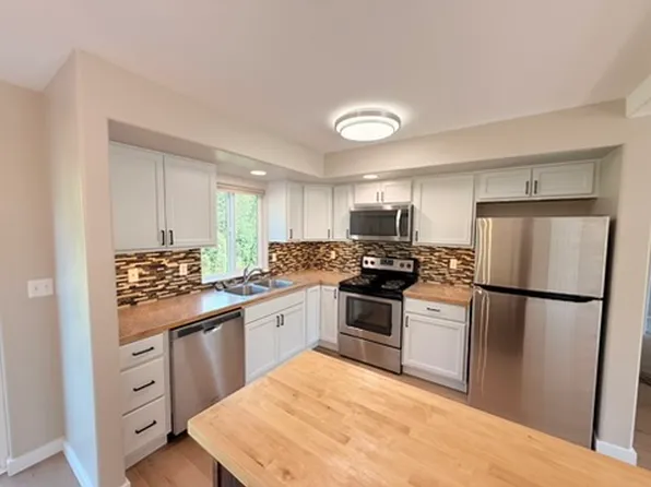 345 E Victor Cir APT B, Wasilla, AK 99654