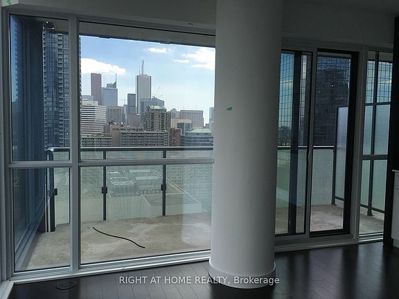 5th image of 15 Grenville St #2310