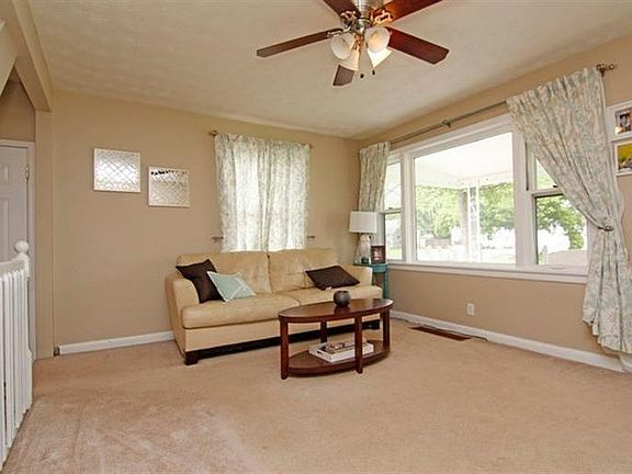 5th image of 671 Magie Ave