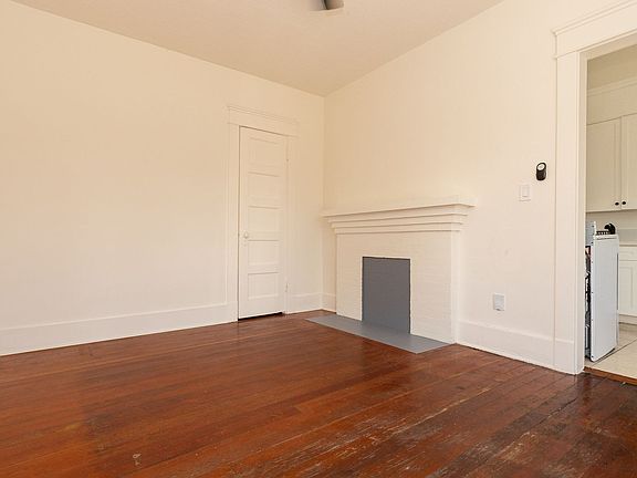 4th image of 2216 Julian Ave #0
