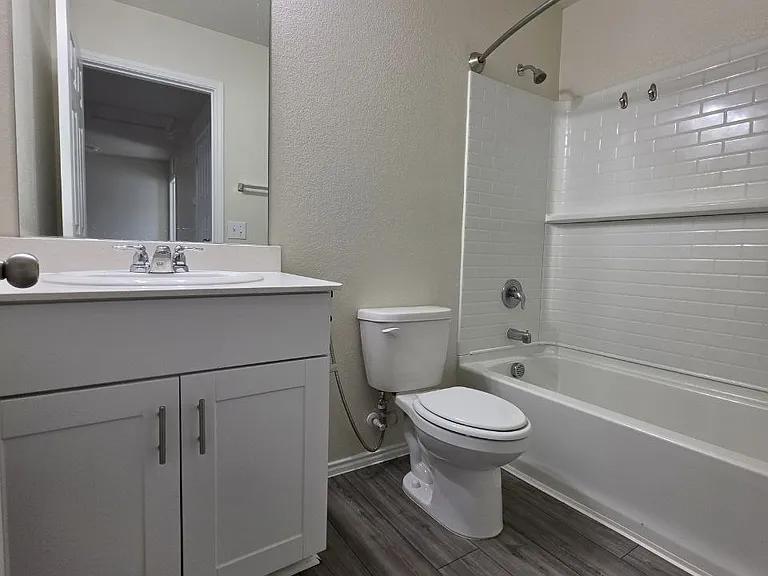 Bath Room 2 floor 2