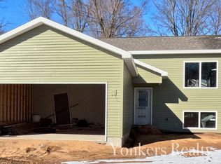 216 Leonard St, Belding, MI 48809