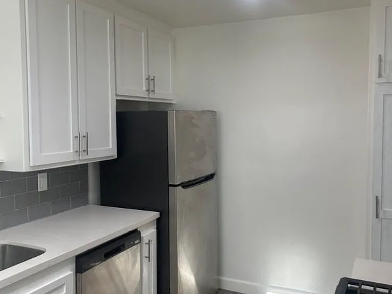 1060 S Sherbourne Dr #201 — Photo 14