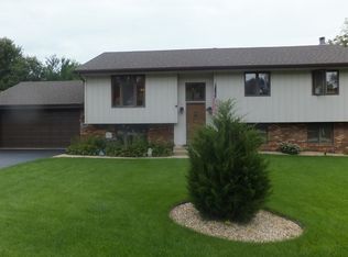 3527 Lookout Dr, Rockford, IL 61109