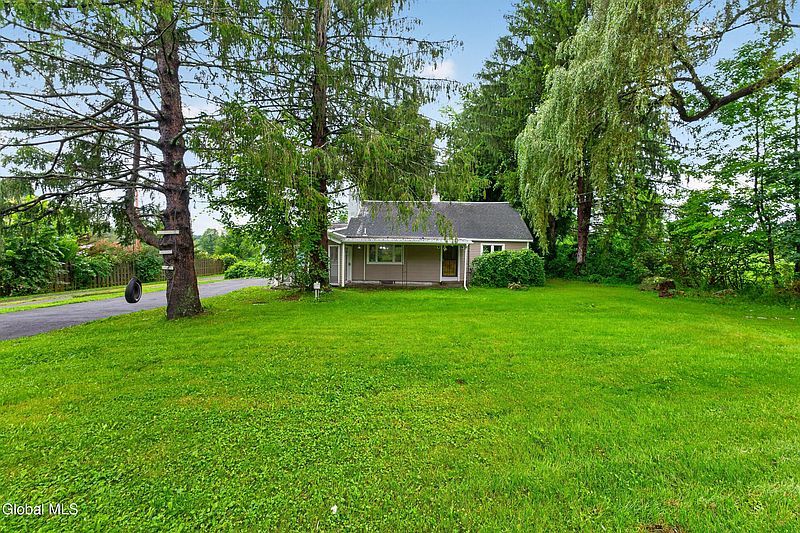 2nd image of 1135 Sacandaga Road