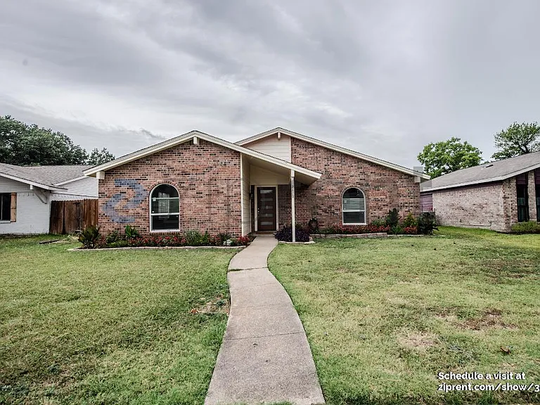 2829 Lancer Ln — Photo 2