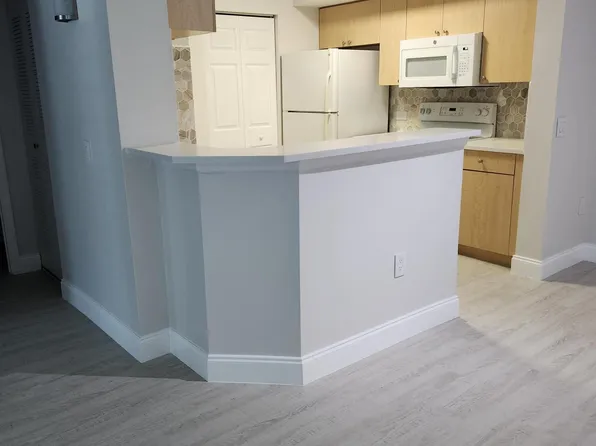 505 Villa Cir, Boynton Beach, FL 33435