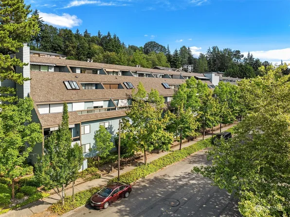 3030 80th Avenue SE #303, Mercer Island, WA 98040
