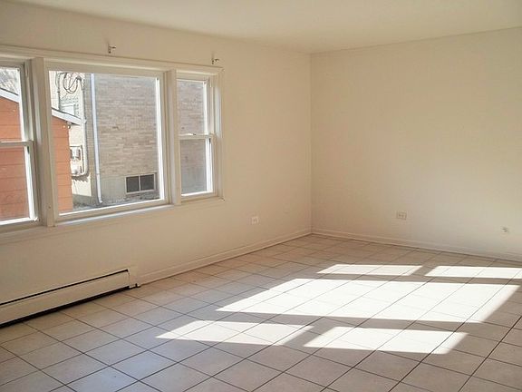 3rd image of 411 S Cass Ave