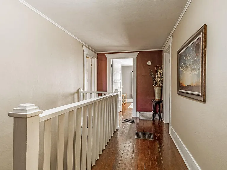 504 Newport Ave — Photo 11