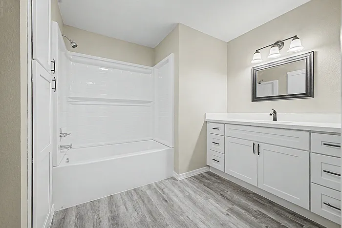 8129 W Hazelwood St — Photo 11