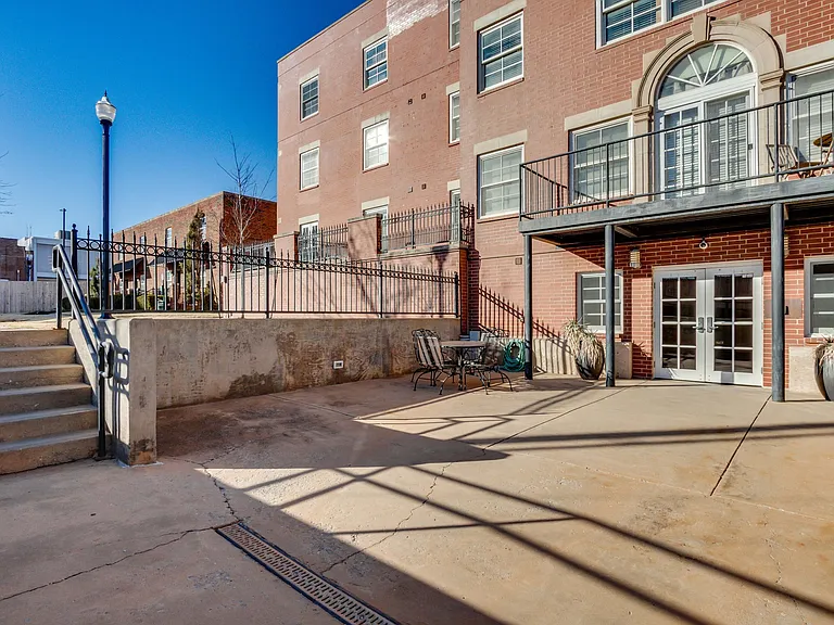 1209 N Harvey Ave #102 — Photo 28