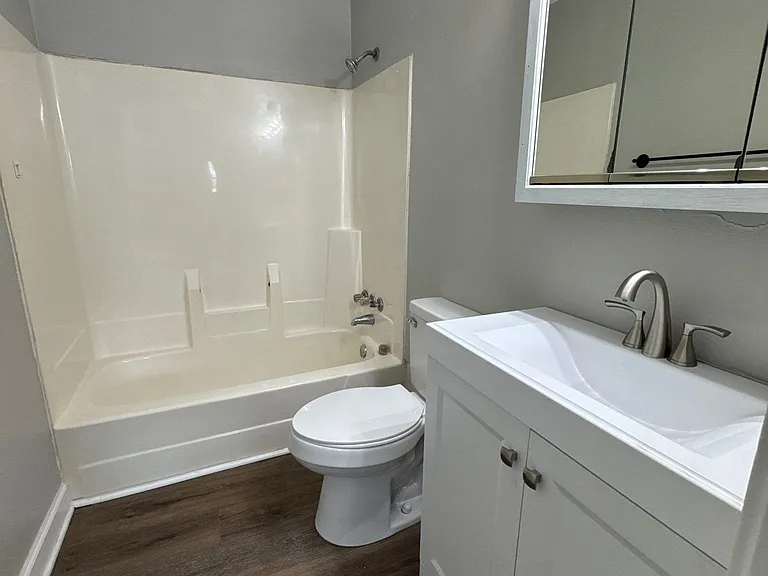 338 N Skyline Dr — Photo 12