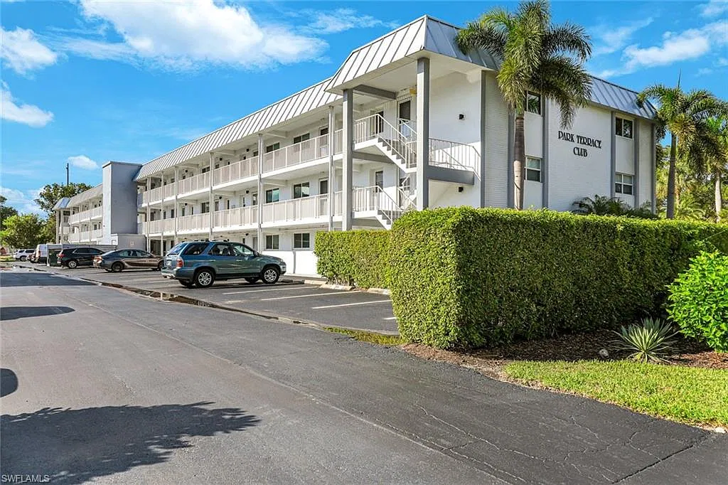 2 bed, 1.5 bath, 1000 sqft, $5,500 — Photo 1