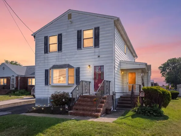 61 Beech St, Fords, NJ 08863