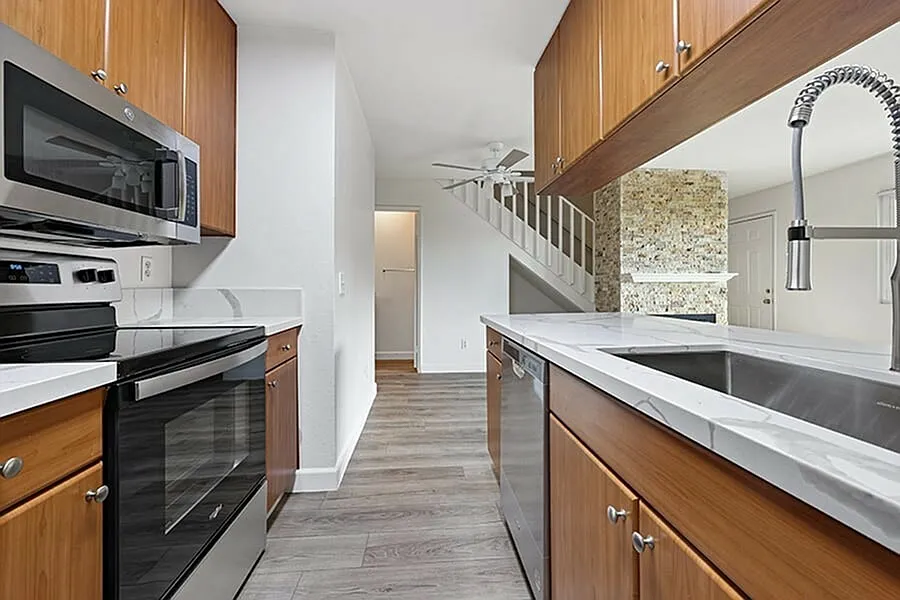 Canyon Springs Townhome Apartments — Photo 4