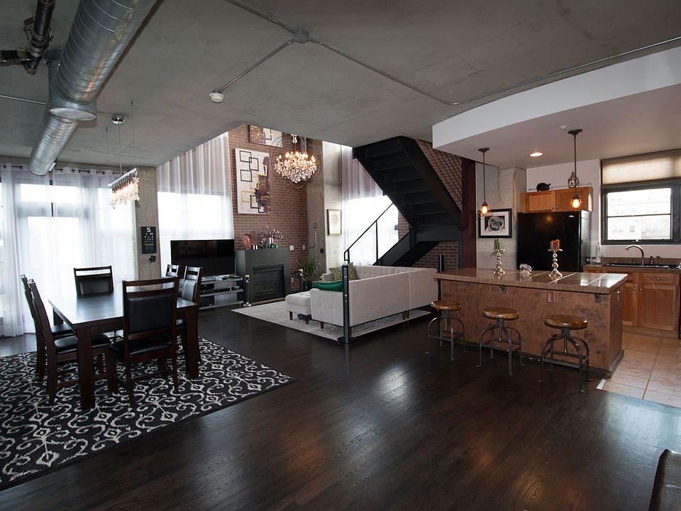 2nd image of 1860 N Washington St APT 414