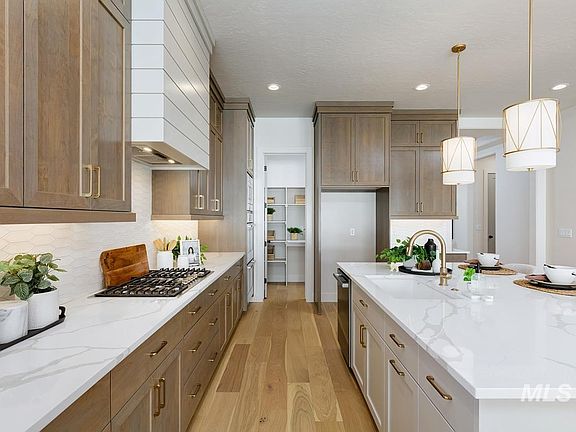 7th image of this home