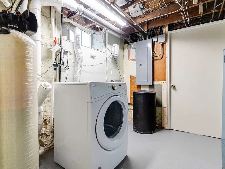Laundry Room Cabinet