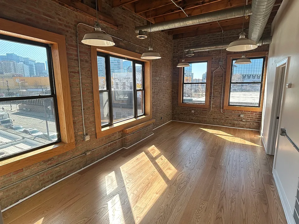485 N Milwaukee Ave #3
