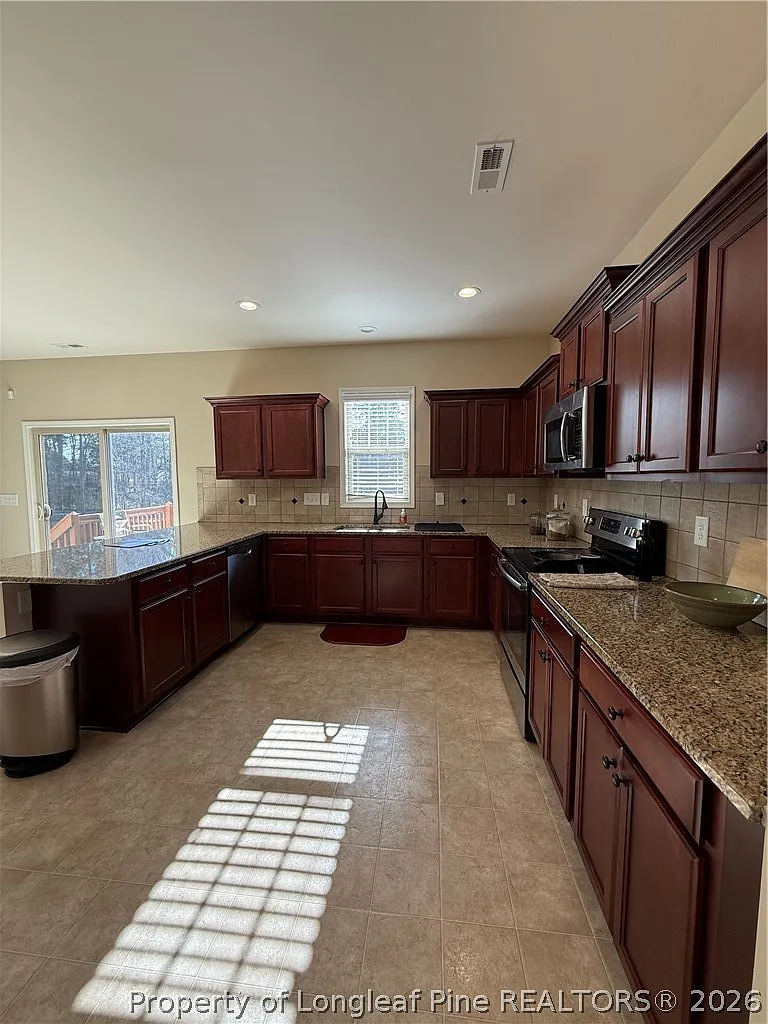 3 bed, 2.5 bath, 2072 sqft, $1,775 — Photo 4