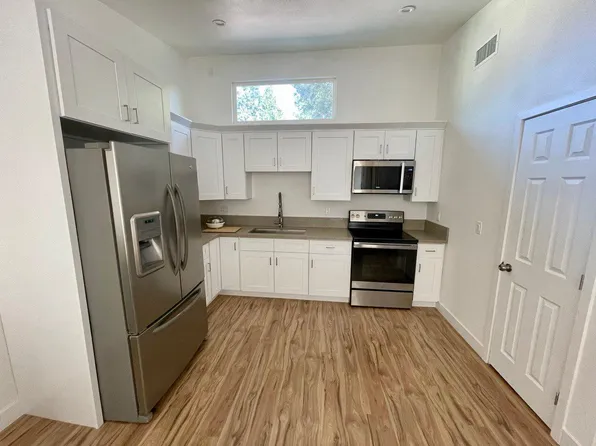 5604 Le Sage Ave, Woodland Hills, CA 91367