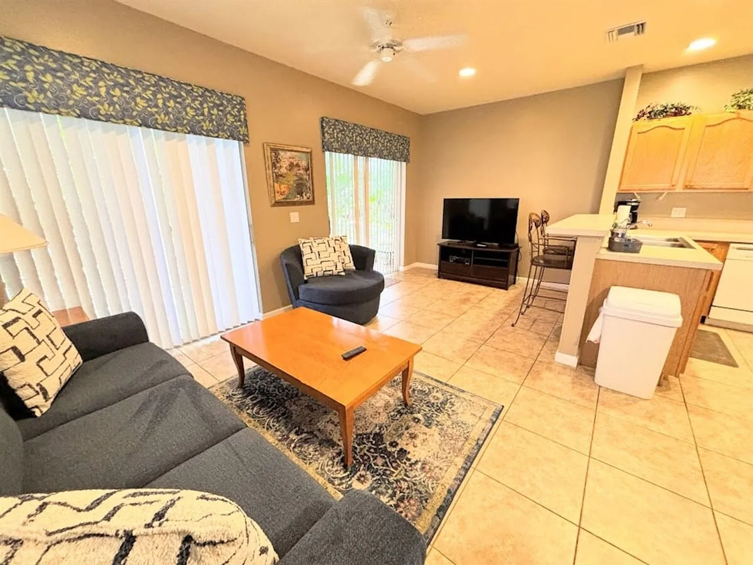 2 bed, 2.5 bath, $4,530 — Photo 2