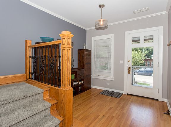 3rd image of 1771 W Ainslie St