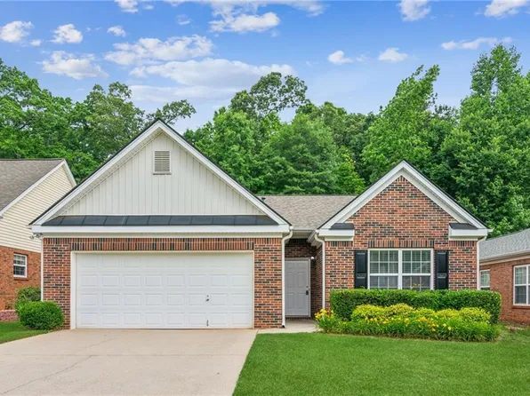 5601 Ashmoore Ct, Flowery Branch, GA 30542