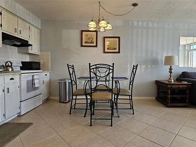 4318 Tahitian Gardens Cir #B — Photo 8