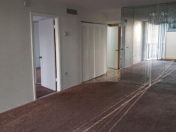 4th image of 16751 NE 9th Ave APT 609
