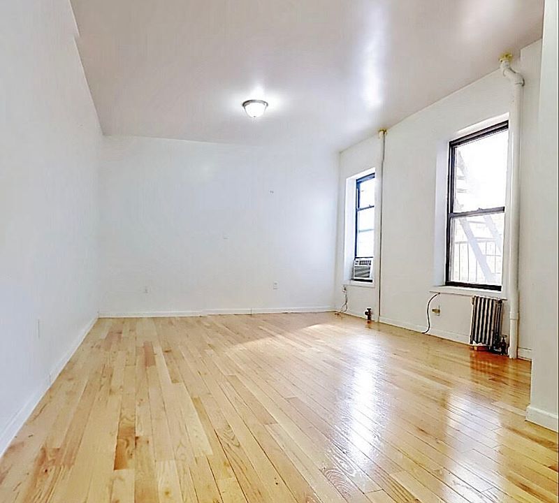 2nd image of 52 Henry St APT 4RE