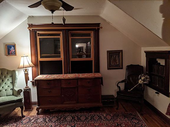 Master bedroom facing north