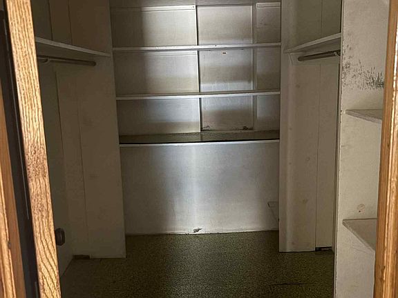 5th image of 4215 S Sacramento Ave #1F
