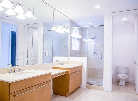 4th image of 75 Isle Of Venice Dr