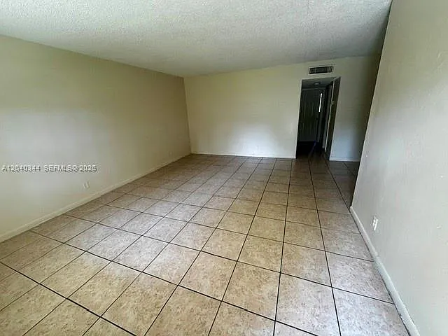 4160 NW 21st St #117-E — Photo 1