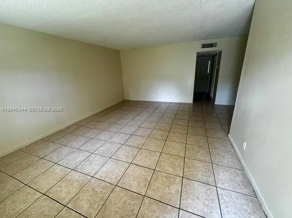 4160 NW 21st St, Lauderhill, FL