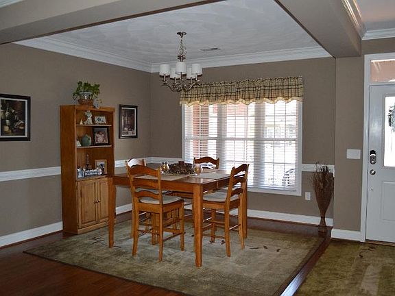 3rd image of 455 Deer Run Cir