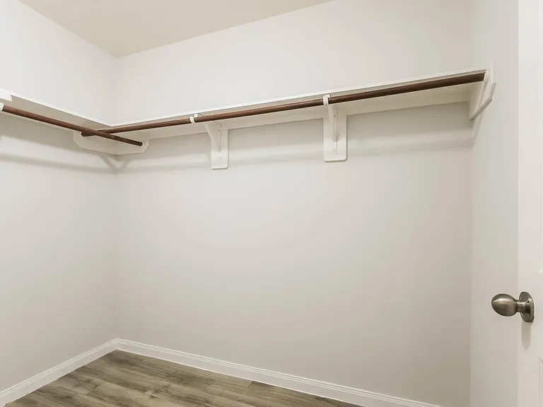 21718 Martin Grove Ct — Photo 13