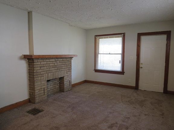 3rd image of 520 S Wayne Ave