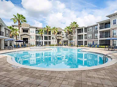 Regatta at Universal Apartments