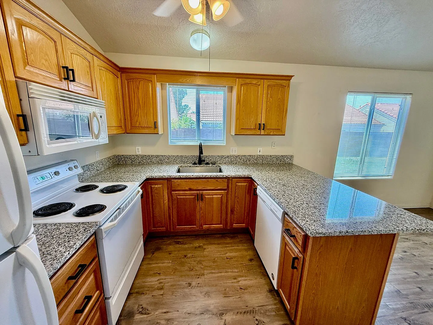 Two Bedroom Home with Garage in Desirable Community — Photo 4
