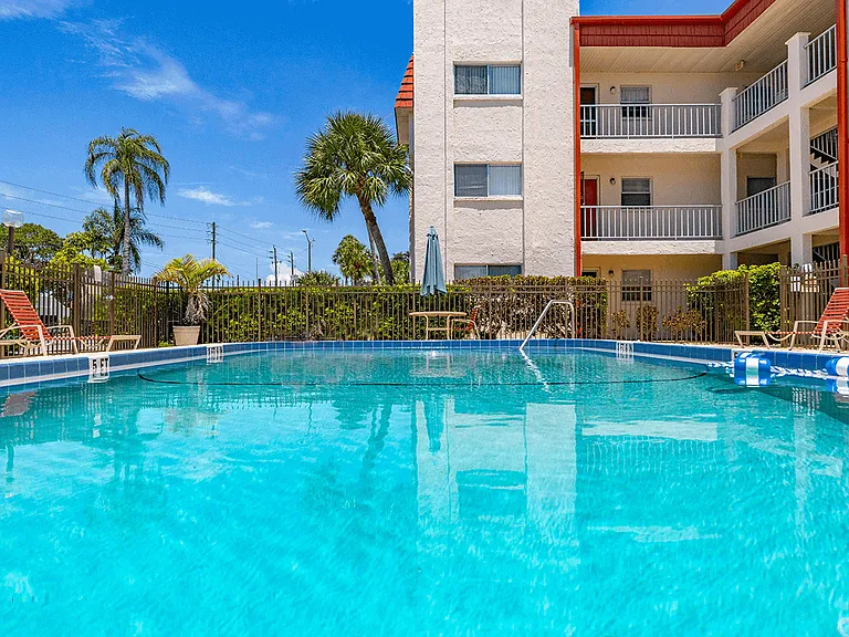 Three community swimming pools, so no matter where your apartment is located, you always have pool access nearby!