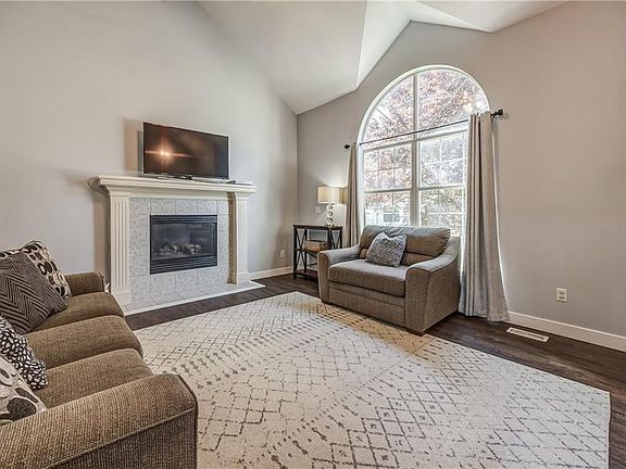 5th image of 2620 NE Horseshoe Dr