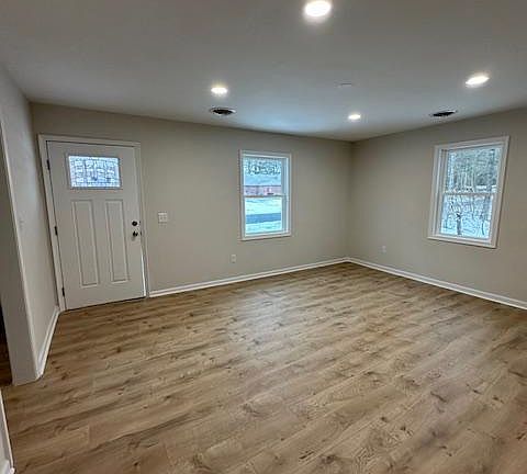 3rd image of 906 Powhatan Blvd